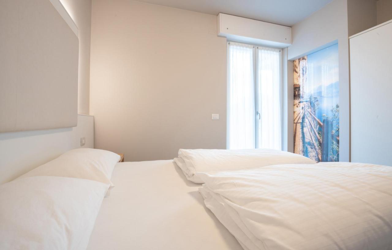 Rolly Hotel *